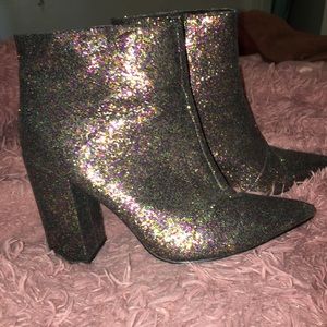 ⭐️ Sparkling Booties 🌚